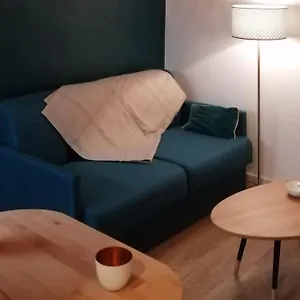  Appartement A 300 Metres De Paris 13, Superbe Deux Pieces Neuf